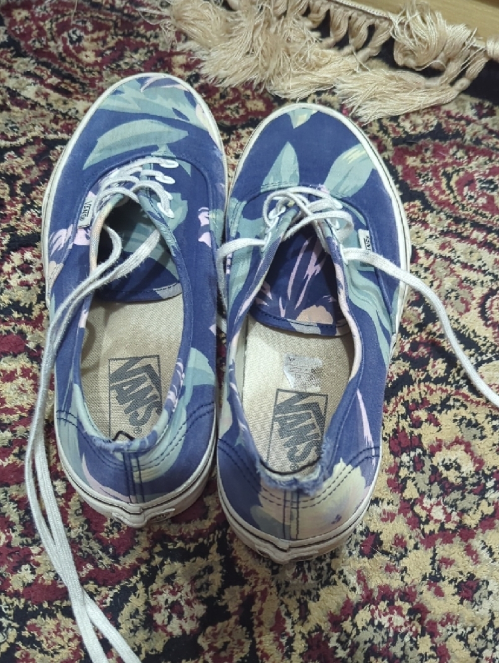 Vans Women's Navy Floral Canvas Low-Top Sneakers - Picture 4 of 5